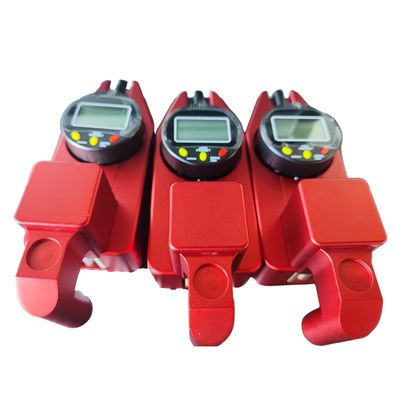 Đo độ dày vạch kẻ đường màu đỏ chính xác, độ chính xác 0.02mm