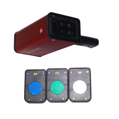 Máy đo khoảng cách laser cầm tay màu Vàng Xám và Tấm hiệu chuẩn để tính toán khoảng cách chính xác